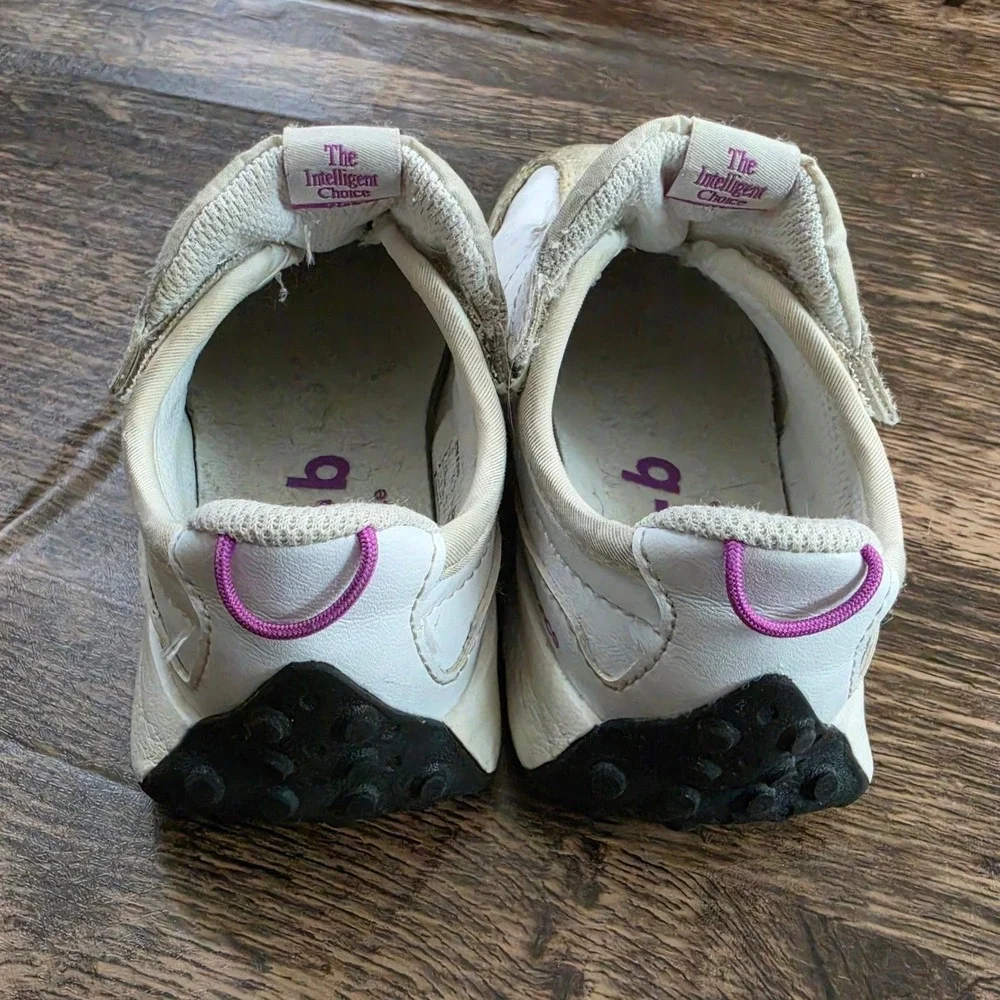 NEW BALANCE 327 Sneakers‎ Infant Size 9 White Purple Leather Suede NW327LC